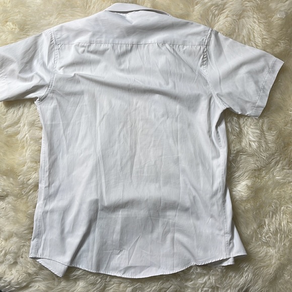 *EXCELLENT QUALITY* Burberry Short Sleeve Button up - Picture 6 of 6